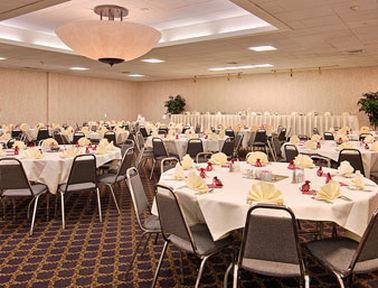Ramada Fairview Heights Hotel Restoran gambar